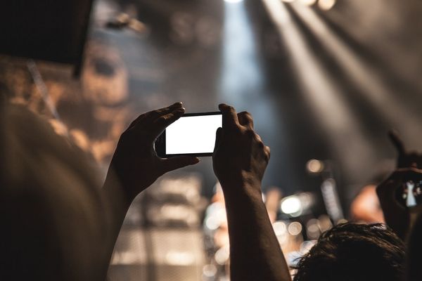 Advantages of Live Streaming with Pre-Recorded Videos